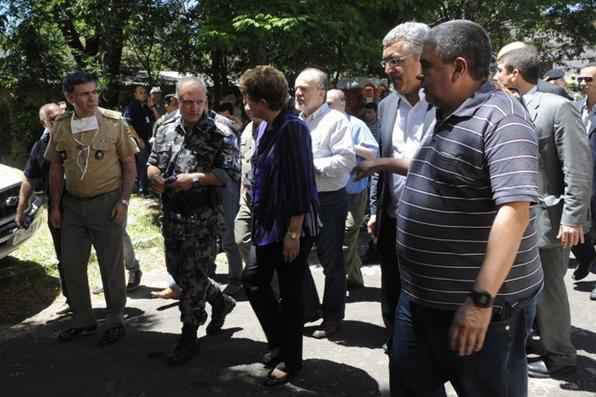 A Presidenta Dilma encontra parentes de vítimas e feridos do incêndio na Boate Kiss. Foto: Wilson Dias/ABr - 