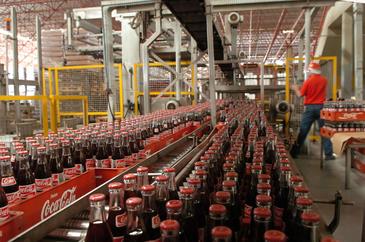 Em substituição à Coca-Cola, o ministro defendeu o consumo de mocochinche (refresco de pêssego) (Edílson Rodrigues/CB/D.A Press)