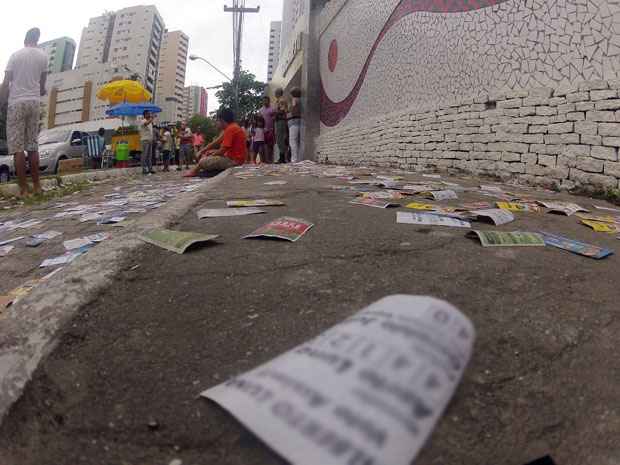 Luciana Lucas, de 64 anos, que escorregou em panfletos de propaganda eleitoral no interior de São Paulo, morreu na manhã de ontem, vítima de complicações desencadeadas por conta da queda. Foto: Ed Wanderley/DP/D.A Press/Arquivo