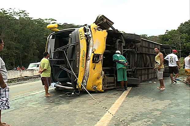 O acidente de maior gravidade registrado no estado foi com um ônibus, em Goiana, na Mata Norte, quando cinco potiguares de uma mesma família perderam a vida. Foto: TV Clube/Reprodução