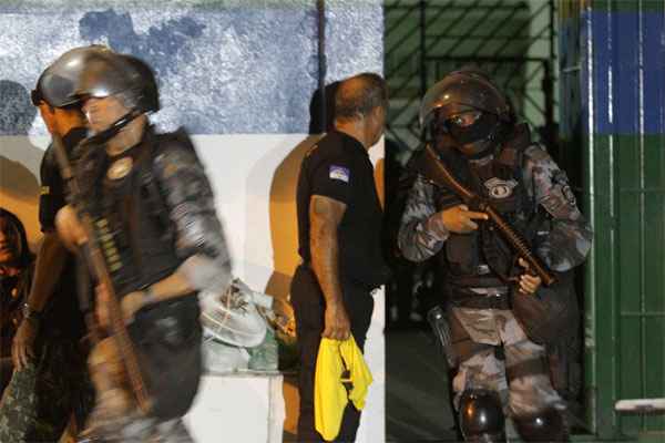 Batalhão de Choque da Polícia Militar foi chamado para conter o motim. Foto: Roberto Ramos/DP/D.A Press