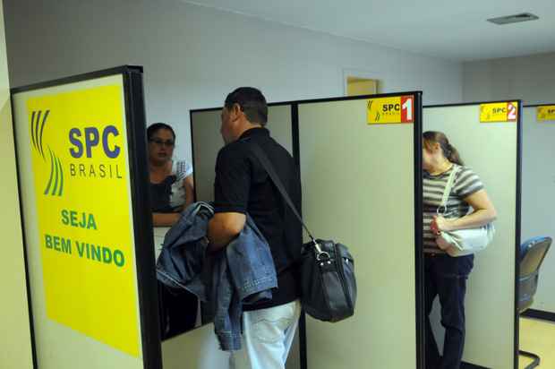 De acordo com a SPC Brasil e CNDL, o desemprego é apontado como principal causa das contas em atraso (Paulo de Araújo/CB/D.A Press)