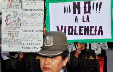 Entre 17% e 53% das mulheres em doze países latino-americanos sofreram violência física. Foto: Aizar Raldes/AFP Photo