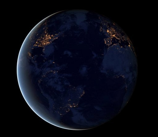 Imagem da NASA obtida em 6 de dezembro de 2012 mostra vista geral da Terra e das luzes das cidades. Foto: © NASA/AFP/File 