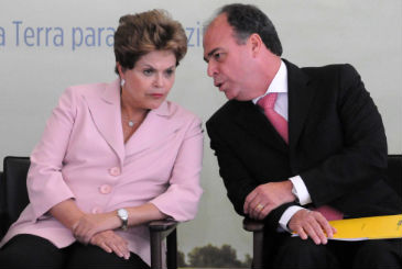 Articulações para migração de Bezerra Coelho teriam influência de Dilma Rousseff. Foto: Annaclarice Almeida/DP/D.A Press (Annaclarice Almeida/DP/D.A Press)