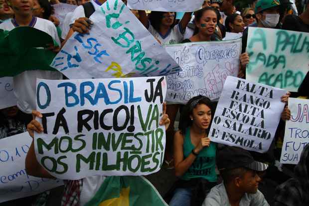 O protesto do Recife transcorreu em clima de tranquilidade. Foto: Annaclarice Almeida/DP/D.A Press