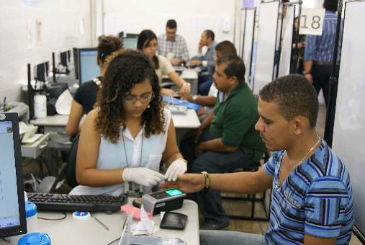Em Pernambuco, mais de 2,2 milhões de eleitores devem fazer o recadastramento na Justiça Eleitoral. Foto: Elisa Jacques/Esp.DP/D.A Press  (Elisa Jacques/Esp.DP/D.A Press )