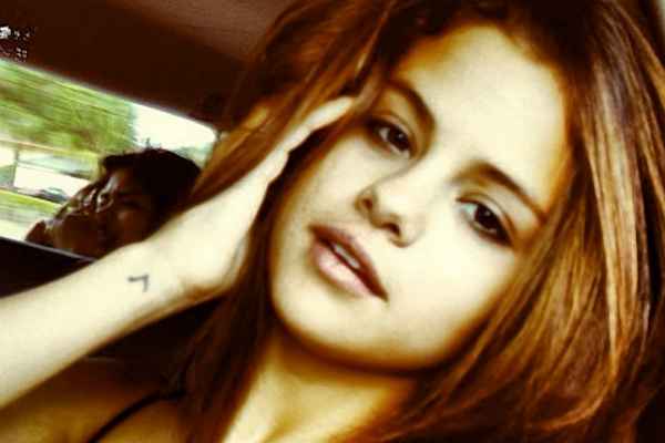 Selena Gomez Tira Foto Sem Maquiagem E Posta No Instagram Viver