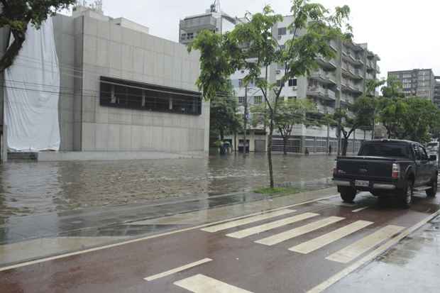 O município do Rio entrou em estágio de alerta, o segundo mais grave em uma escala de quatro níveis, devido à chuva que atinge a cidade. Foto: Tomaz Silva/Agência Brasil