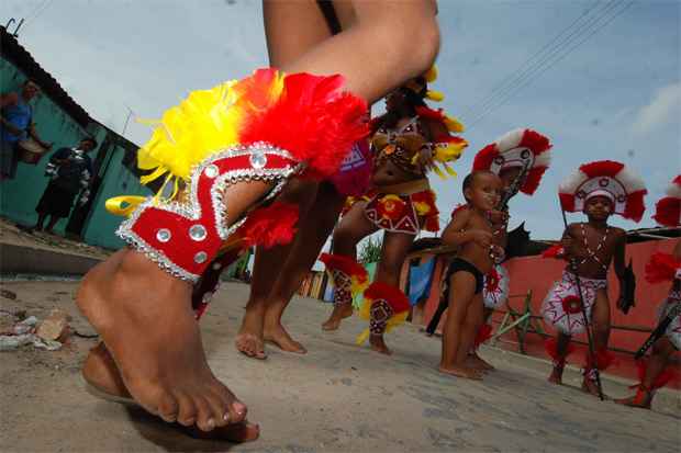 Caboclinhos e Tribo de Índios refletem a influência indígena no carnaval pernambucano. Foto: Anaclarice Almeida/DP/D.A Press