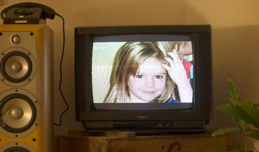 Foto da britânica Madeleine McCann, conhecida como Maddie, em uma televisão em Berlim, em 16 d outubro de 2014.
Foto: AFP/Arquivos Johannes Eisele