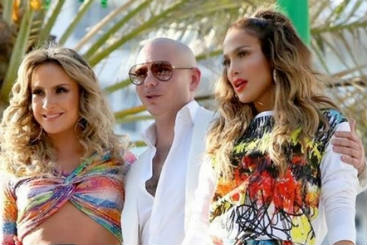 Claudia Leitte, Pitbull e a Jennifer Lopez. Foto: Twitter/Reprodução