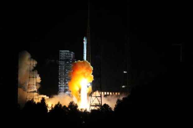Foguete Long Match 3 com a sonda espacial no lançamento da base de Xichang, sudoeste da China, em 24 de outubro (© AFP/Arquivos )
