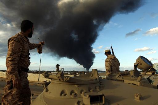 Membros do exército da Líbia são vistos na cidade de Bengasi. Foto: AFP/ABDULLAH DOMA 