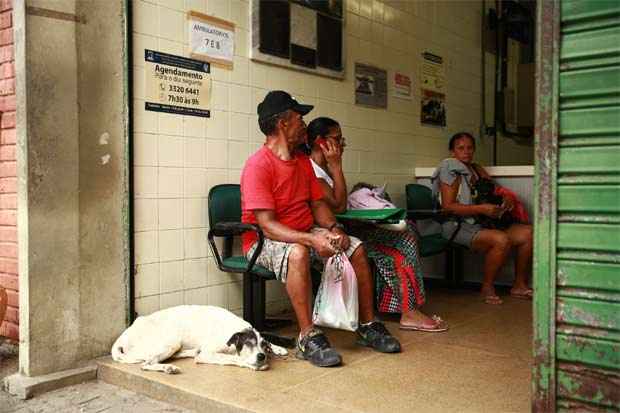 Com perfil pedaggico, hospital-escola da Universidade Federal Rural de Pernambuco no tem condies de atender sozinho s demandas da populao. Foto: Bernardo Dantas/DP/D.A Press