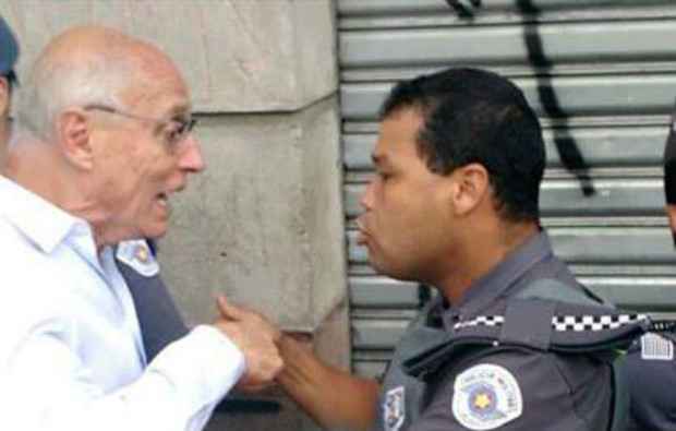 Ex-senador Eduardo Suplicy discute com policial. Foto: Reprodução