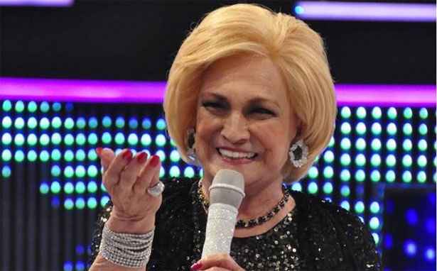 Apresentadora, que inciou carreira no rádio, fez fama na TV. Crédito: RedeTV!/Divulgação