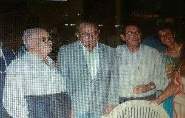 Pelópidas, Arraes e Carlito durante laçamento do livro Confissões de um capitão, em 2001 (Divulgação)