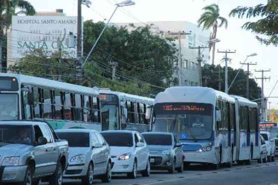 Corredor BRT na Avenida Cruz Cabugá com velocidade de 4km/h. Foto: Aline Soares Especial DP/D.A.Press
