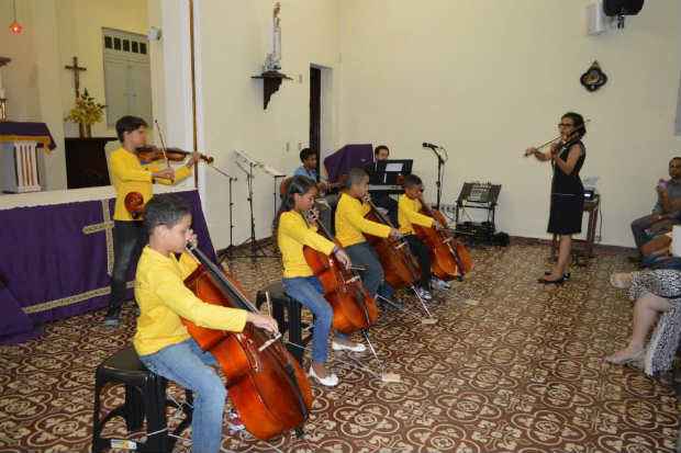 O Instituto de Música Dom da Paz foi fundado em agosto de 2014. O projeto abre espaço para crianças entre 4 e 11 anos de idade. Foto: Facebook/Reprodução