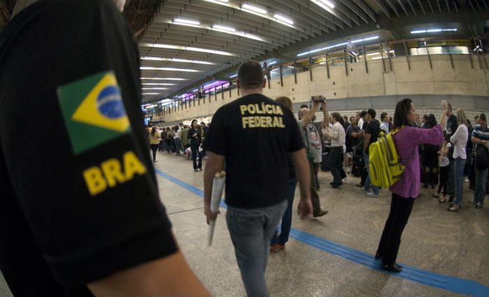 Homem é preso no Aeroporto de Guarulhos com cocaína escondida ... - Diário de Pernambuco