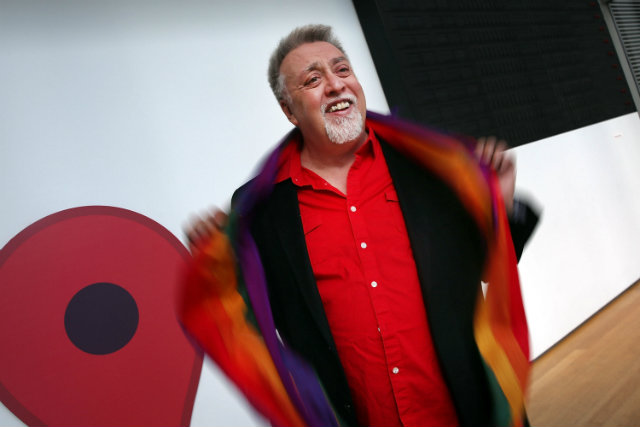 Gilbert Baker criou a célebre bandeira de oito cores para o dia da 