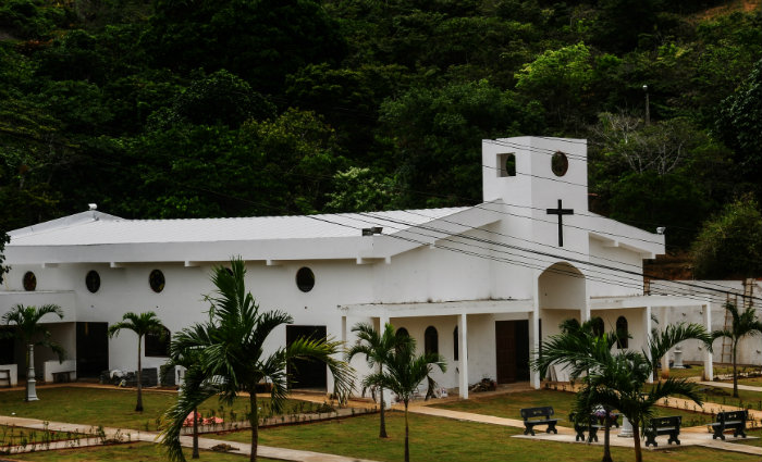 Primeira missa na Igreja Nossa Senhora Aparecida em Jussaral - Diário de Pernambuco