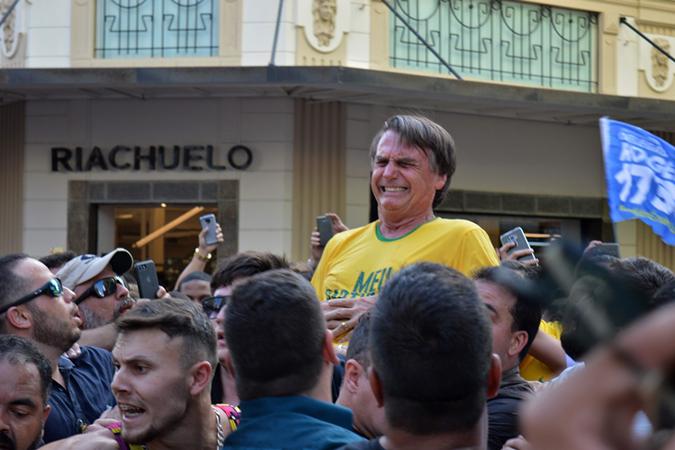 Senador Magno Malta Defende Que Imagem De Bolsonaro Sendo Esfaqueado