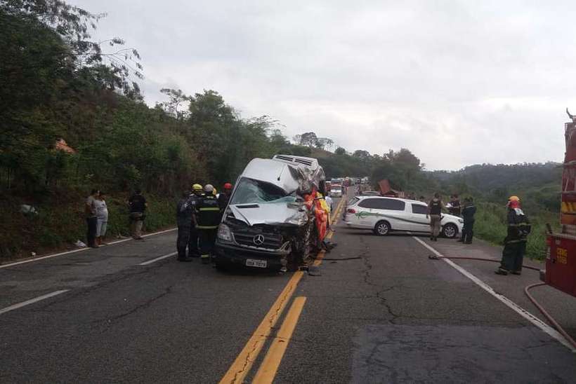 Acidente Deixa Seis Mortos E Dez Feridos Na Br Em Minas Gerais