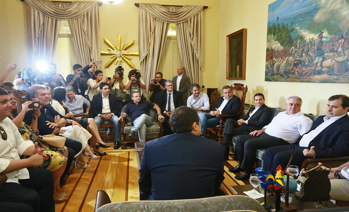 Sala de reuniões do governo do estado ficou pequena para receber tantas lideranças. Foto: Hélia Sheppa/SEI