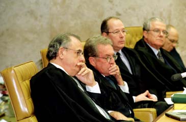 Ministros da Corte iniciam, na quarta, a apreciação dos recursos apresentados pelos 25 condenados no processo
 ( Alcione Ferreira/DP/D.A Press)
