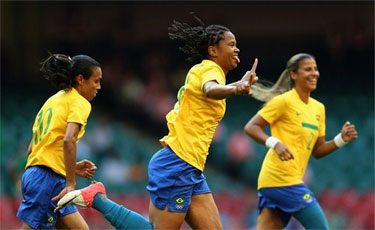 Brasil estreia com goleada sobre Camarões e faz cinco gols  (London2012.com/Divulgação)